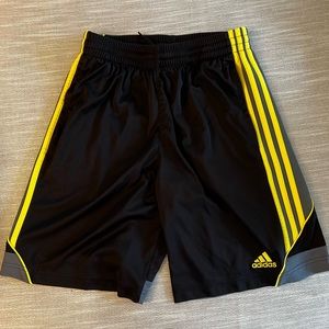 Adidas Climate Shorts Kids size L